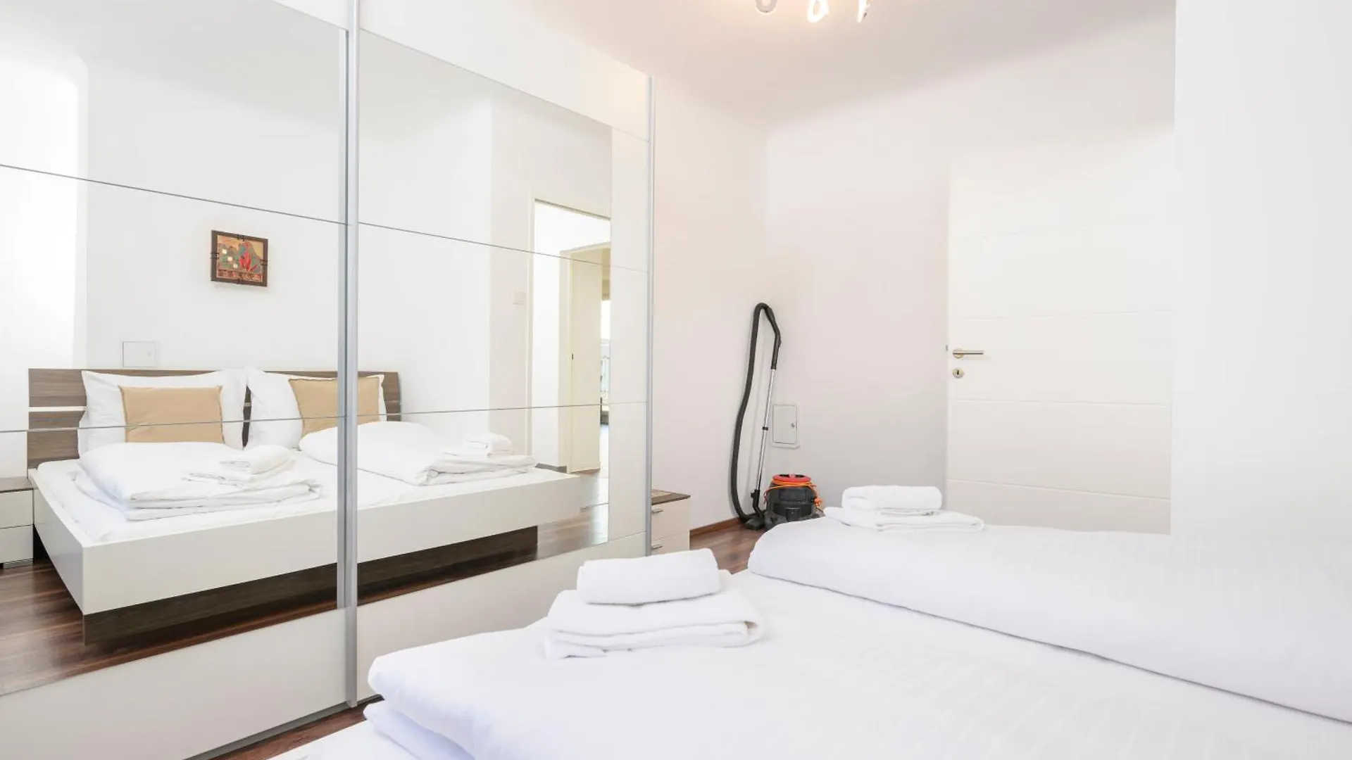 Central Hub Close To Main Station By Jr City Apartments Vienna