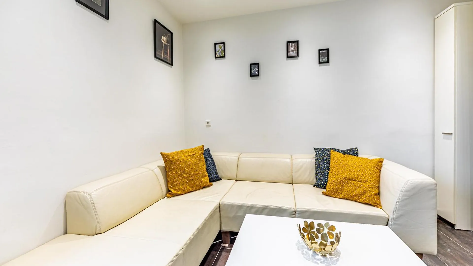 וינה Central Hub Close To Main Station By Jr City Apartments