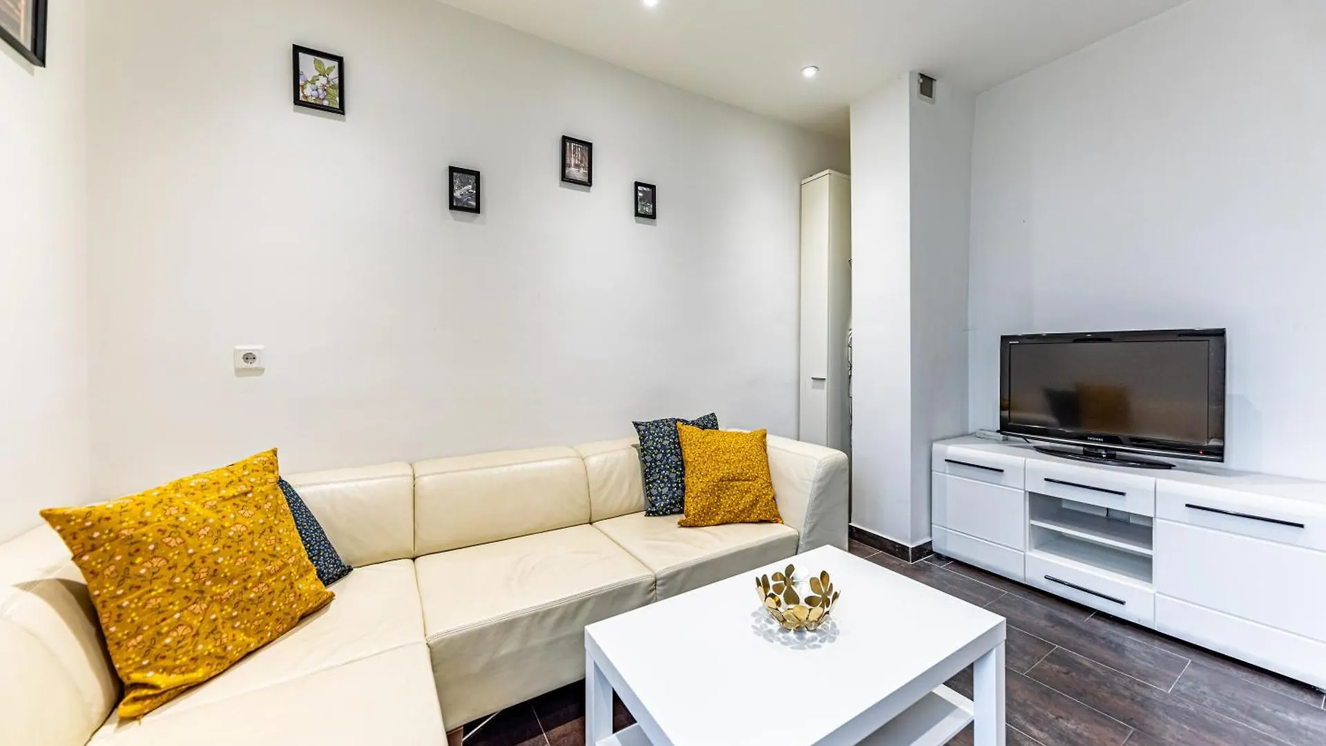 וינה Central Hub Close To Main Station By Jr City Apartments